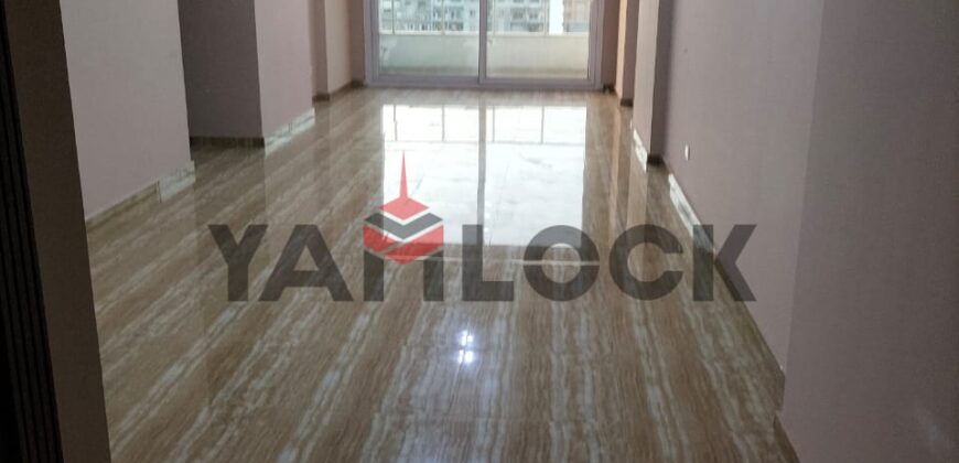 شقة 165 م² للإيجار في كامب شيزار على الترام مباشرة (الإسكندرية)