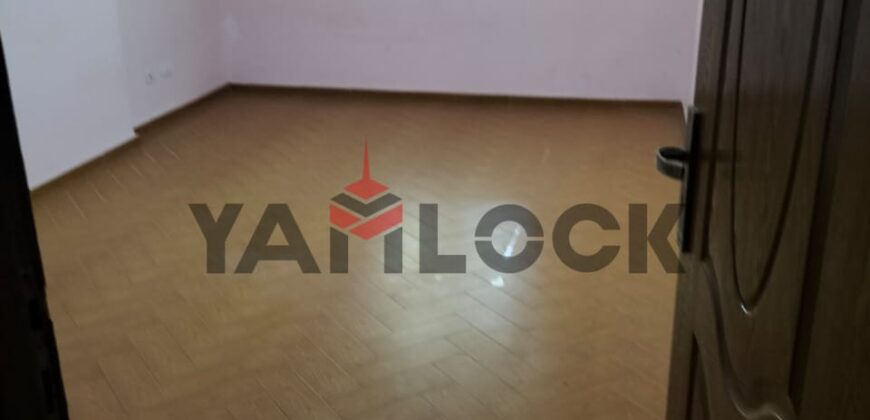 شقة 165 م² للإيجار في كامب شيزار على الترام مباشرة (الإسكندرية)