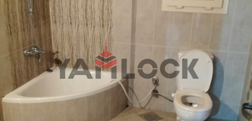 شقة 165 م² للإيجار في كامب شيزار على الترام مباشرة (الإسكندرية)