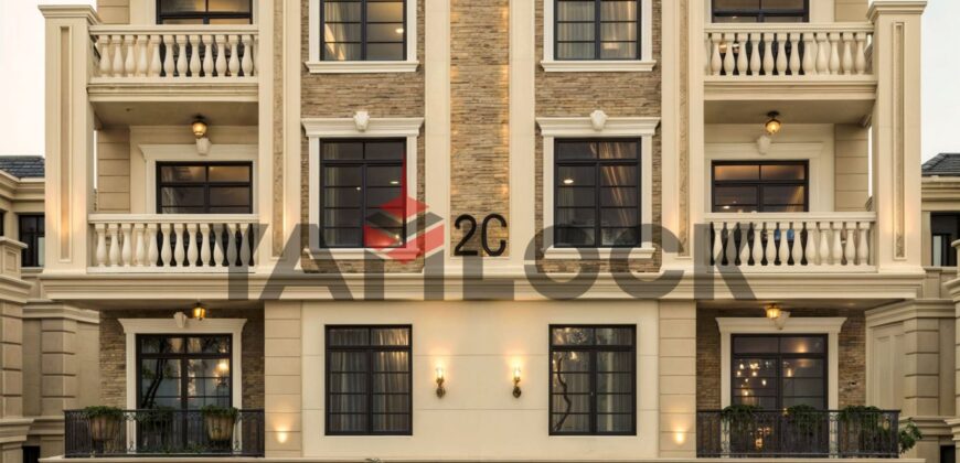 شقة ارضى بحديقة 180 متر للبيع بالحي الثامن منطقة بيت الوطن التجمع الخامس