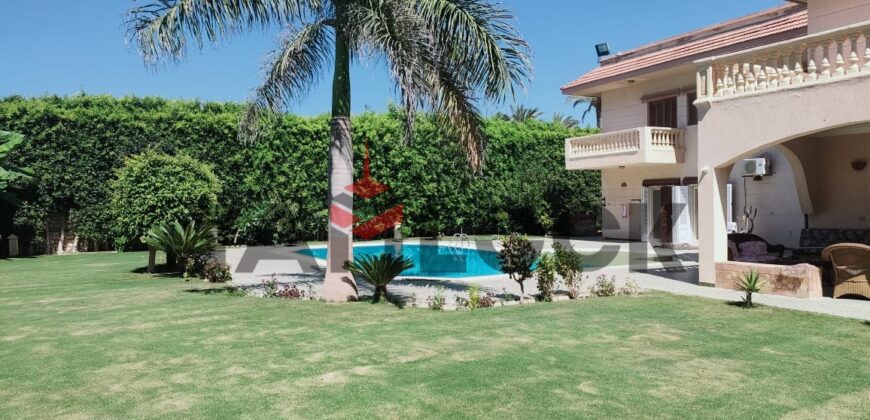 فيلا مستقلة 1600 م² للبيع بكمبوند اساتذه كليه الطب كينج مريوط مدخل افريكانا -جنينه كبيره جدا _اشجار فاكهه_يوجد بيت للكلب