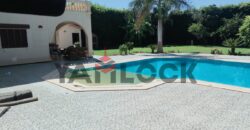 فيلا مستقلة 1600 م² للبيع بكمبوند اساتذه كليه الطب كينج مريوط مدخل افريكانا -جنينه كبيره جدا _اشجار فاكهه_يوجد بيت للكلب