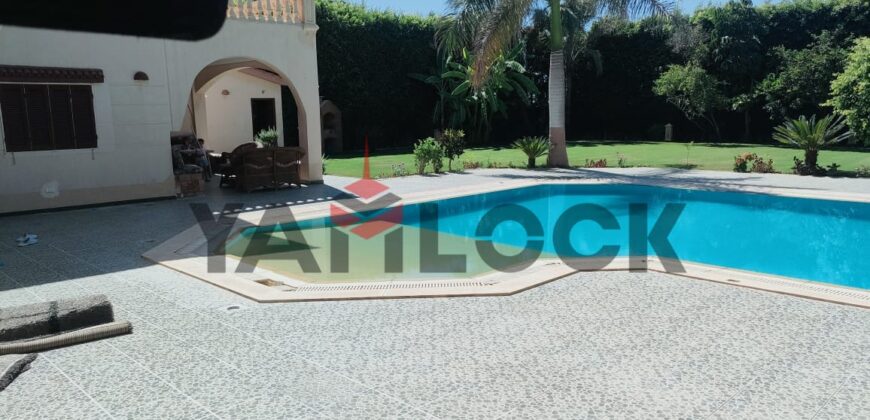 فيلا مستقلة 1600 م² للبيع بكمبوند اساتذه كليه الطب كينج مريوط مدخل افريكانا -جنينه كبيره جدا _اشجار فاكهه_يوجد بيت للكلب