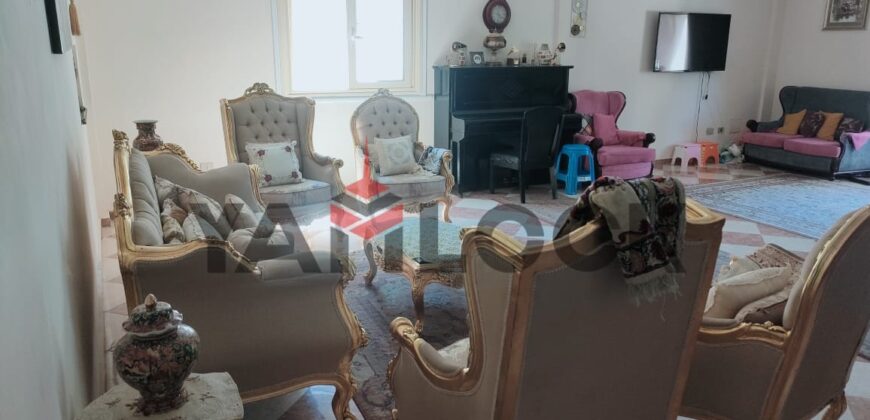 فيلا مستقلة 1600 م² للبيع بكمبوند اساتذه كليه الطب كينج مريوط مدخل افريكانا -جنينه كبيره جدا _اشجار فاكهه_يوجد بيت للكلب