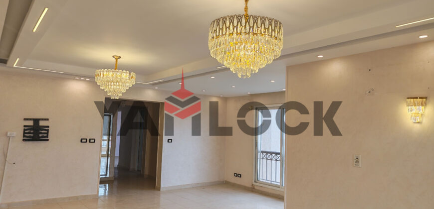 شقة 175 م² للإيجار في مدينتي B3 G32 Building 43