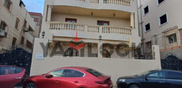 فيلا تجارية 170 م² للإيجار في المقطم الهضبة العليا – مدينة التجاريين مباشر على شارع رئيسي وأمام نادي ليدز