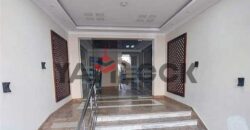 شقة 136 م² بجنينه 70 م² للإيجار في كمبوند المعادي فيو الشروق مدخل ٢بوابة الشروق طريق السويس