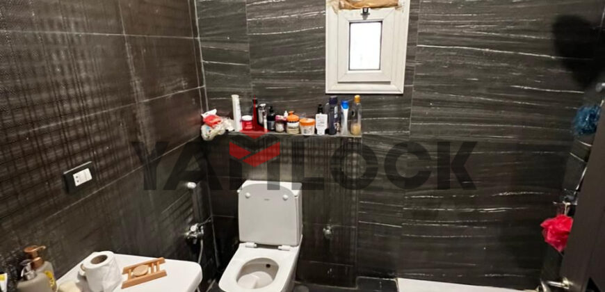 شقة بفيلا 195 م² للبيع بالنرجس ٨ فيلات