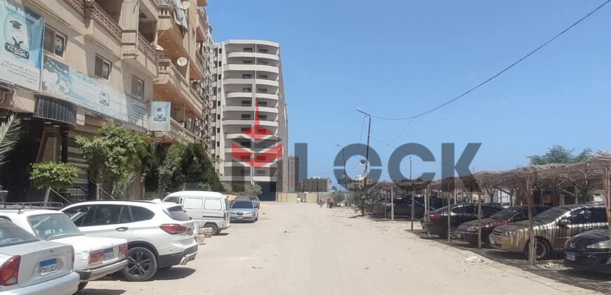 شقة 125 م² للبيع علي ش 16 الرئيسي متفرع من الدولي 45