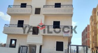 شقة 155 م² للبيع نصف تشطيب في حدائق اكتوبر