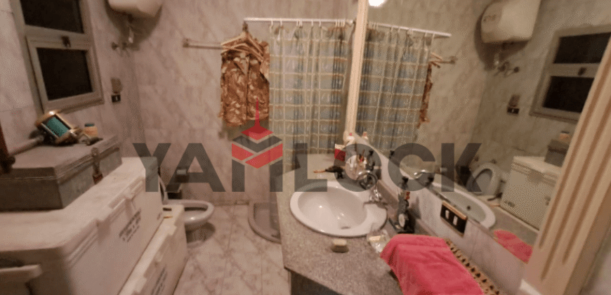 شقة تصلح سكني او عياده 120 م² للبيع في شارع الحجاز مصر الجديده