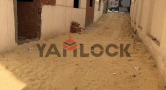 شقة 220 م² للبيع بحديقة خاصة امام فلل الياسمين شارع عمومي