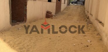 شقة 220 م² للبيع بحديقة خاصة امام فلل الياسمين شارع عمومي