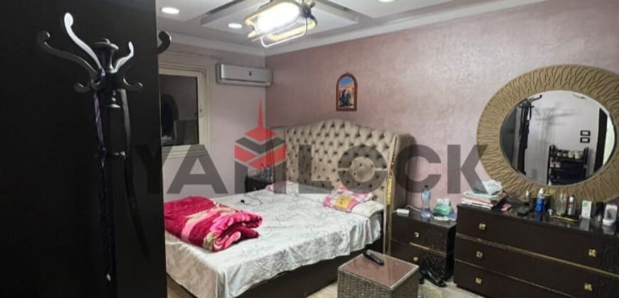 شقة 200 م² للبيع علي شارع مصطفي النحاس