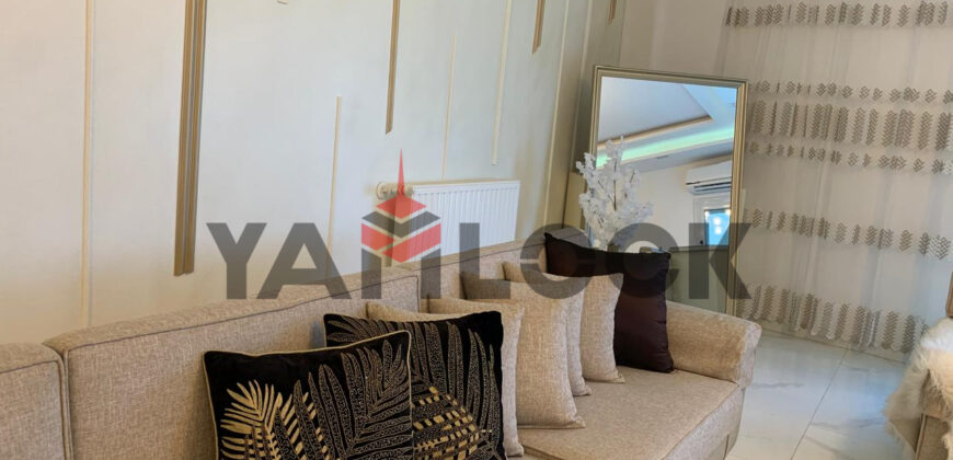 شقة 250 م² للايجار بمنتجع النخيل التجمع الأول