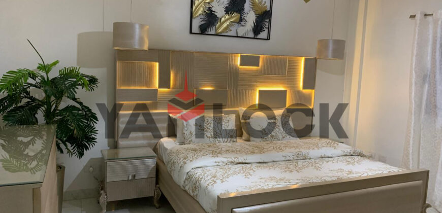 شقة 250 م² للايجار بمنتجع النخيل التجمع الأول