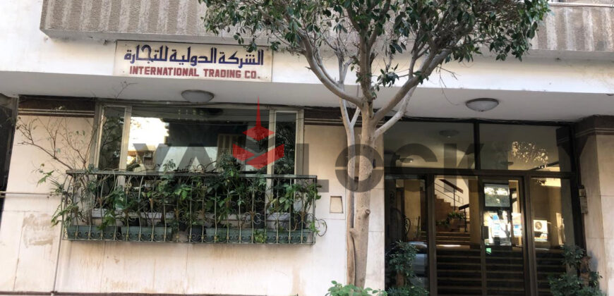 شقة إداري او سكني 140 م² للبيع بميدان لبنان