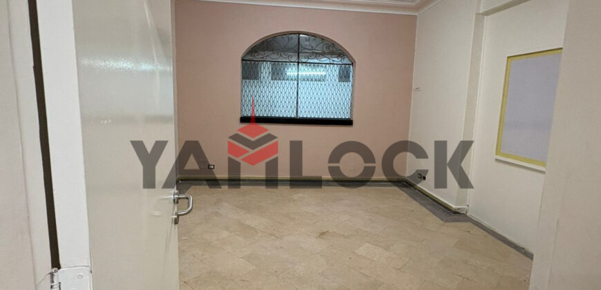 مكتب 230 م² للايجار ترخيص اداري وتجاري في عبدلله بن طاهر من مكرم عبيد