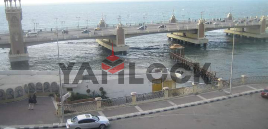 شقة 135 م² للبيع امام كوبري استانلي على البحر مباشرة – الاسكندرية