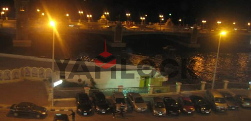 شقة 135 م² للبيع امام كوبري استانلي على البحر مباشرة – الاسكندرية