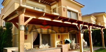 فيلا مستقلة 330 م² للبيع بستون بارك