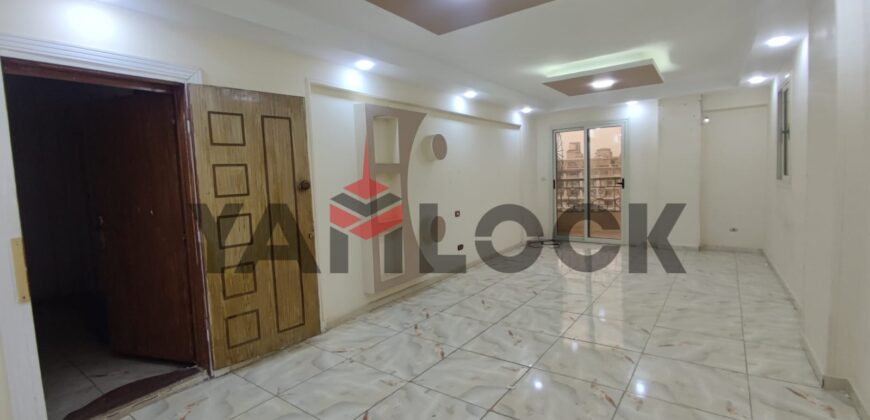 شقة 120 م² للبيع في 593 الملك حفنى المنتزة