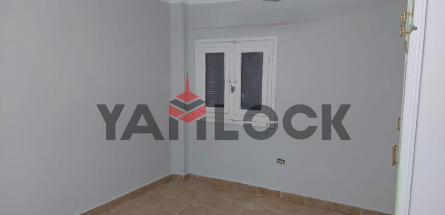 شقة 122 م² للبيع في الحي 11 تعاونيات مجاوره ٧ امام المدرسه الحي ال ١١ للتعليم الاساسي خلف مسجد عبدالله ابن داوود خطوه من محور جمال عبد الناصر