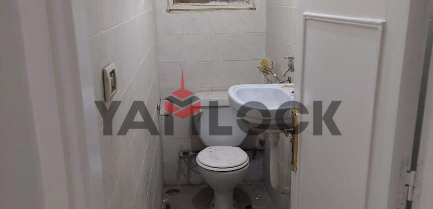 شقة 122 م² للبيع في الحي 11 تعاونيات مجاوره ٧ امام المدرسه الحي ال ١١ للتعليم الاساسي خلف مسجد عبدالله ابن داوود خطوه من محور جمال عبد الناصر