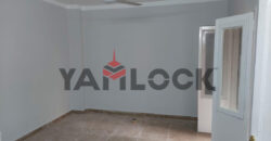 شقة 122 م² للبيع في الحي 11 تعاونيات مجاوره ٧ امام المدرسه الحي ال ١١ للتعليم الاساسي خلف مسجد عبدالله ابن داوود خطوه من محور جمال عبد الناصر