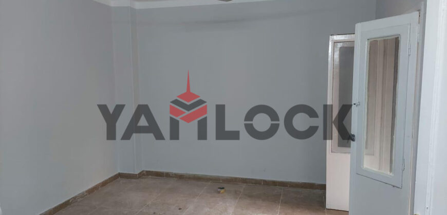 شقة 122 م² للبيع في الحي 11 تعاونيات مجاوره ٧ امام المدرسه الحي ال ١١ للتعليم الاساسي خلف مسجد عبدالله ابن داوود خطوه من محور جمال عبد الناصر