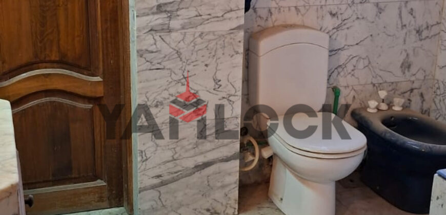 شقة 100 م² للبيع تشطيب كامل – إطلالة شارع الرئيسي في شيراتون – القاهرة