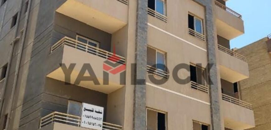 شقة 175 م² للبيع في الاندلس 1 خلف الجامعة الامريكية فى التجمع تطل على حديقة كبيرة