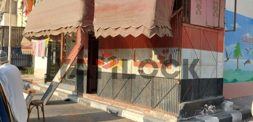 محل تجاري 20 م² مع الرصيف يدخل فى 35 متر الى 40 متر محل على ناصيتين للبيع على شارع الفندقيه مساكن زمزم – بورسعيد