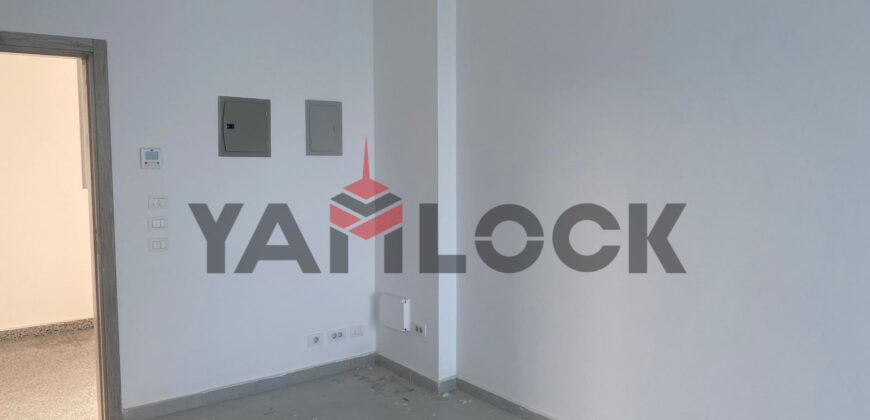 مكتب او عيادة 39 م² للايجار في التجمع الخامس القطاع الأول تاني نمرة من شارع التسعين الشمالي بمول كيرنيل علي البلازا بانوراما