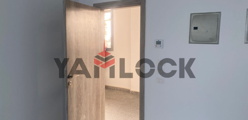 مكتب او عيادة 39 م² للايجار في التجمع الخامس القطاع الأول تاني نمرة من شارع التسعين الشمالي بمول كيرنيل علي البلازا بانوراما