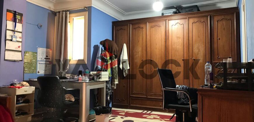 شقة 360 م² للبيع في شارع رستم باشا أمام بنك مصر خلف قسم المنتزه اول