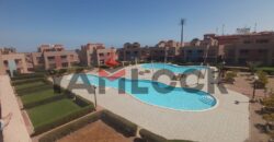 شالية 180 م² للبيع دور اول علوي + روف في قرية رومانس العين السخنه