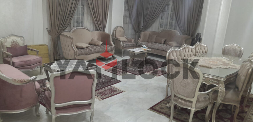 شقة 250 م² للبيع تشطيب سوبر لوكس – إطلالة شارع الرئيسي في مقطم – القاهرة