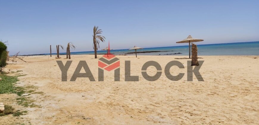 شالية 180 م² للبيع دور اول علوي + روف في قرية رومانس العين السخنه