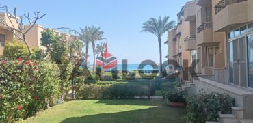 شالية 55 م² بحديقة 60 م² للبيع بقريه هوليداى بيتش العين السخنه