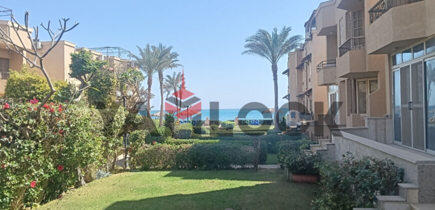 شالية 55 م² بحديقة 60 م² للبيع بقريه هوليداى بيتش العين السخنه