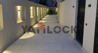 شقة في فيلا 210 م² للبيع في الحي الأول شرق، المجاورة الثانية، على طريق الشباب الرئيسي وبالقرب من نادي جرين هيلز