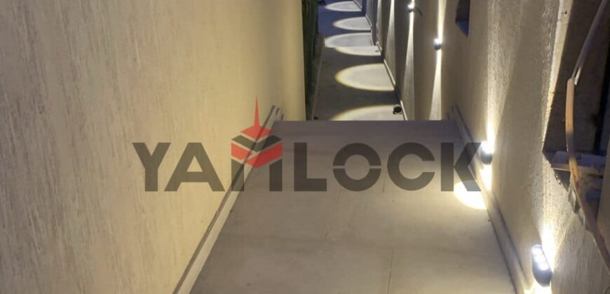 شقة في فيلا 210 م² للبيع في الحي الأول شرق، المجاورة الثانية، على طريق الشباب الرئيسي وبالقرب من نادي جرين هيلز