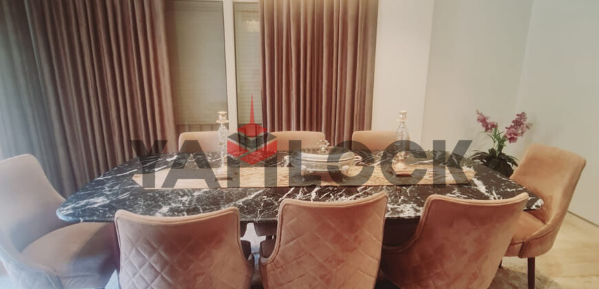شقة 220 م² للإيجار بكمبوند Stone Residence علي الطريق الدائري مميز و قريب من كل شيء في القاهرة