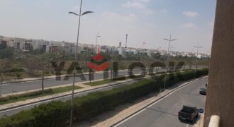 شقة 124 م² للبيع تشطيب سوبر لوكس – إطلالة مجرى السيل و الڤيلات في القاهرة الجديدة مدينتي