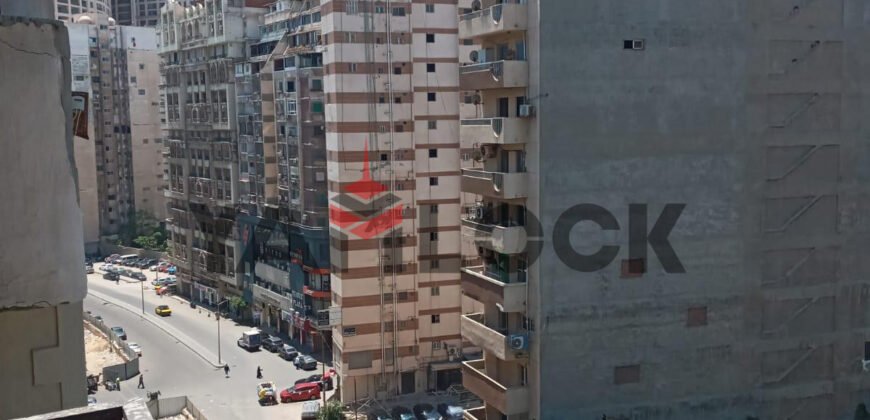 شقة 150 م² للبيع مفروش علي الترام مباشره شارع عبد السلام عارف