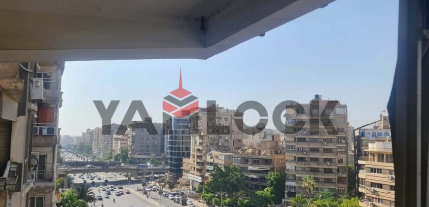 شقة تجاري 225 م² للايجار في شارع الثورة فوق بنك مصر وامام مكتبة سمير وعلى