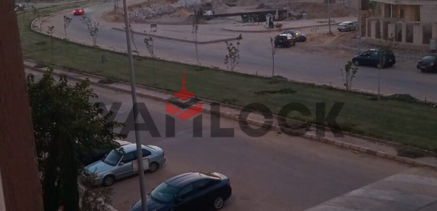 شقة 178 م² للبيع بدون تشطيب – إطلالة شارع الرئيسي في القاهرة الجديدة – القاهرة