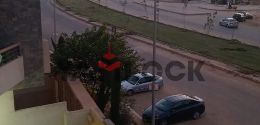 شقة 178 م² للبيع بدون تشطيب – إطلالة شارع الرئيسي في القاهرة الجديدة – القاهرة