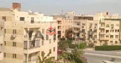 شقة 160 م² للبيع في الشروق امام مدينتى المنطقه الثامنه المجاوره الثانيه على الاوسطى